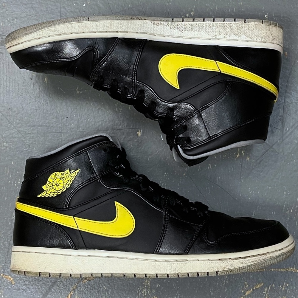 Nike Air Jordan 1 Mid Yellow 554724-070 10.5 Black - Picture 2 of 10